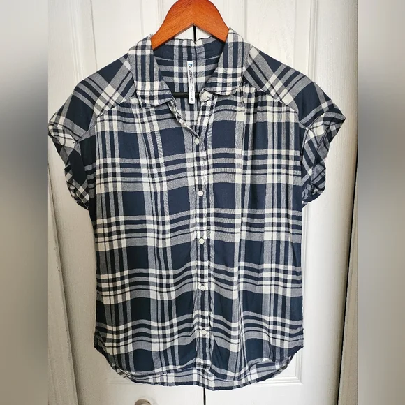 KÜHL Women's Plaid Button Down Shirt Small Blue White Lightweight Top. - Picture 3 of 12